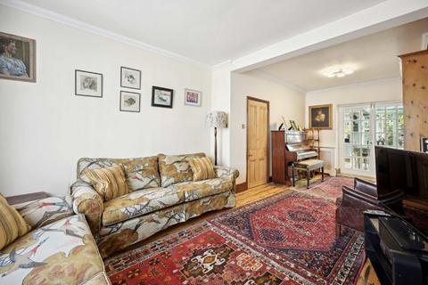 28 Raynham Road, London, W6 0HY
