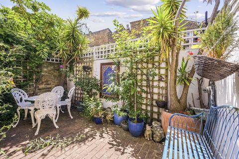 28 Raynham Road, London, W6 0HY