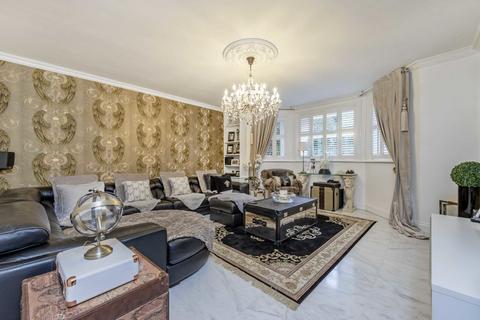 4 bedroom flat for sale, Langland Gardens, London NW3