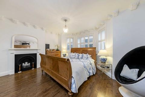 4 bedroom flat for sale, Langland Gardens, London NW3