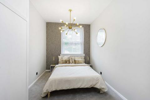 2 bedroom flat for sale, Garnett Road, London NW3