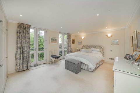 3 bedroom flat for sale, Kidderpore Avenue, London NW3