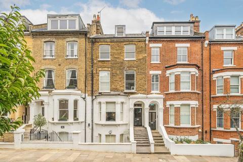 3 bedroom flat for sale, Denning Road, London NW3