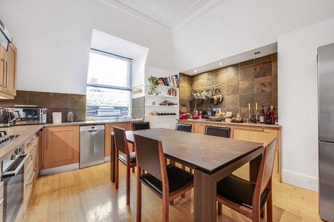 3 bedroom flat for sale, Eton Avenue, London NW3