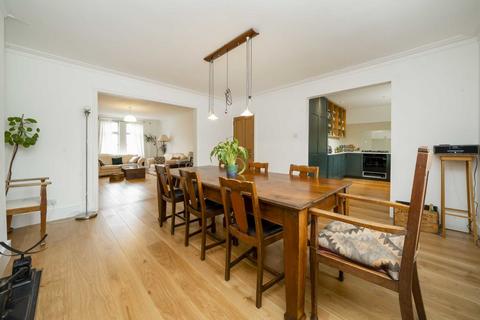 4 bedroom flat for sale, Parliament Hill, London NW3