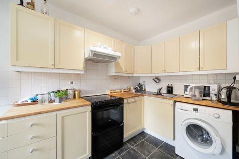 2 bedroom flat for sale, Haverstock Hill, London NW3