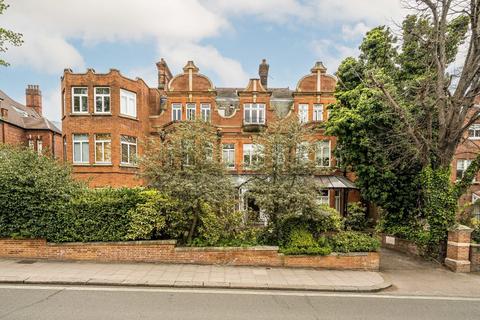 2 bedroom flat for sale, Fitzjohns Avenue, London NW3