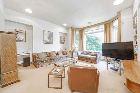 2 bedroom flat for sale, Chesterford Gardens, London NW3