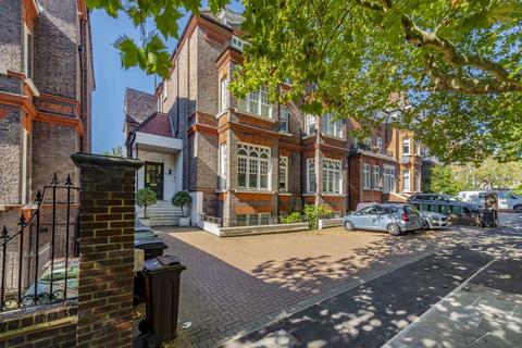 3 bedroom flat to rent, Fitzjohns Avenue, London NW3