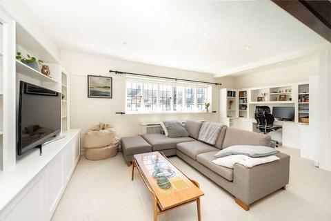 2 bedroom flat for sale, Heath Close, London NW11