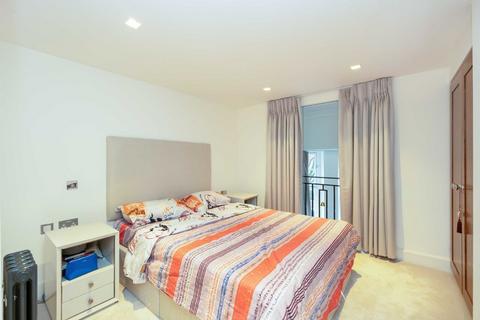 2 bedroom flat for sale, Kidderpore Avenue, London NW3