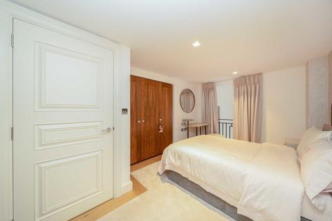 2 bedroom flat for sale, Kidderpore Avenue, London NW3