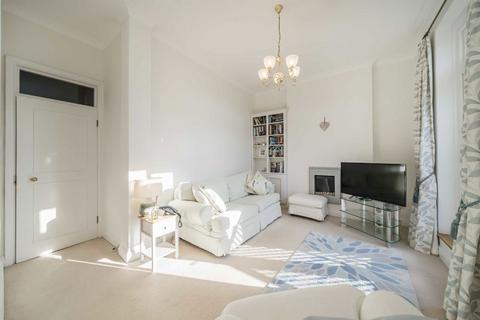 2 bedroom flat for sale, Nassington Road, London NW3