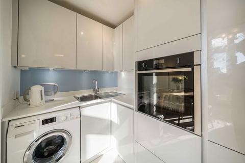 2 bedroom flat for sale, Nassington Road, London NW3