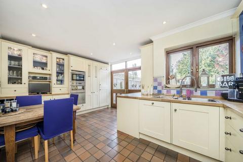 4 bedroom semi-detached house for sale, Gloucester Road, Hampton TW12