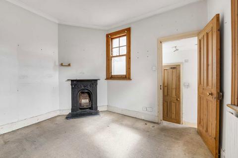 2 bedroom house for sale, Station Road, Hampton TW12