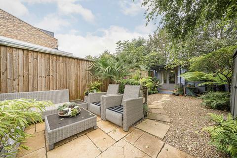 3 bedroom house for sale, Rosehill, Hampton TW12