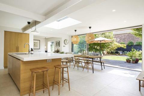 40 Cranmer Road, Hampton Hill, Hampton, TW12 1DN