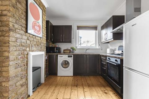 73b Station Road, Hampton, TW12 2BJ