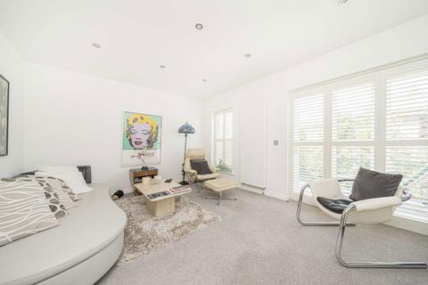 3 bedroom house for sale, Penny Farthing Mews, Hampton TW12