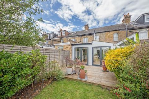13 Avenue Road, Hampton, TW12 2BH