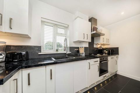 1 bedroom house for sale, Tulip Close, Hampton TW12