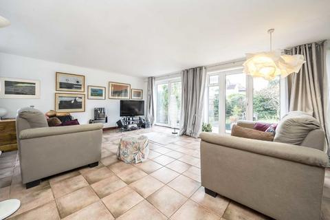 3 bedroom detached house for sale, The Avenue, Hampton TW12