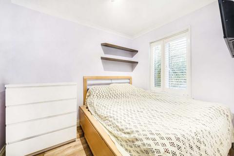 2 bedroom maisonette for sale, Nene Gardens, Feltham TW13