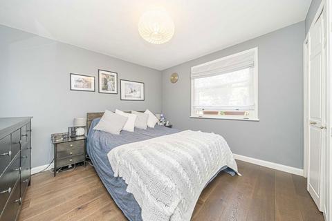 2 bedroom maisonette for sale, Laurel Road, Hampton TW12