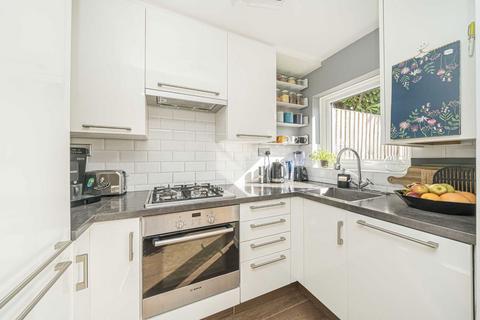 2 bedroom maisonette for sale, Laurel Road, Hampton TW12