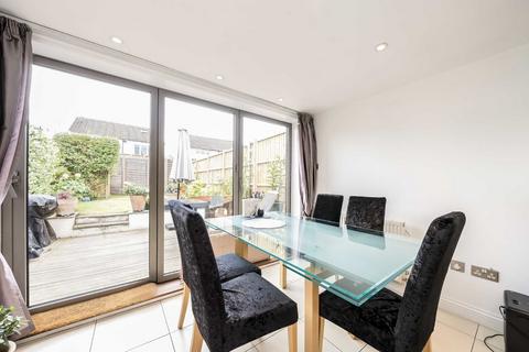 38 Dennis Road, East Molesey, KT8 9ED