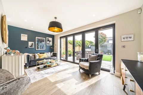 3 bedroom house for sale, Milton Road, Hampton TW12