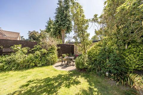 36 Cranmer Road, Hampton Hill, Hampton, TW12 1DN