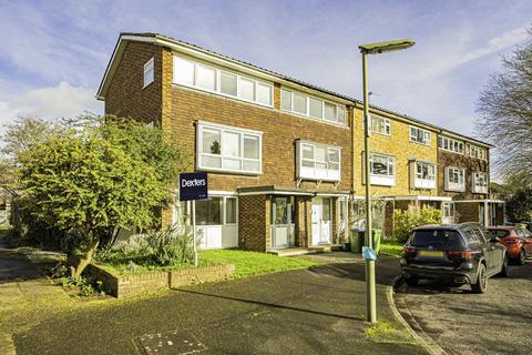 2 bedroom maisonette for sale, Coppsfield, West Molesey KT8