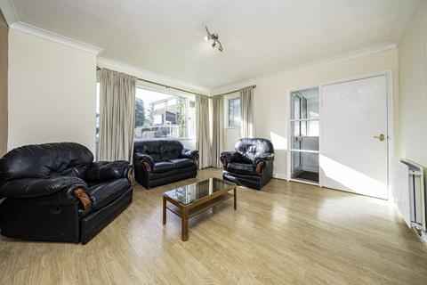 2 bedroom maisonette for sale, Coppsfield, West Molesey KT8