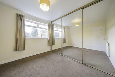 2 bedroom maisonette for sale, Coppsfield, West Molesey KT8