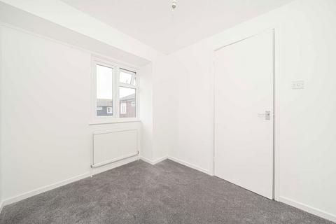 12 Morland Close, Hampton, TW12 3YX