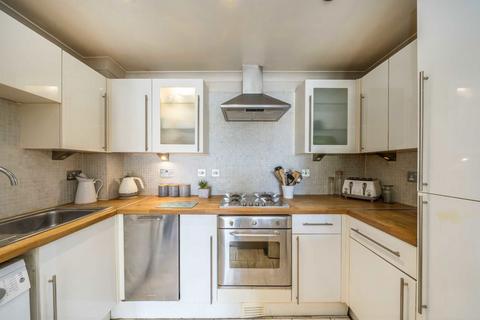 1 bedroom flat for sale, Thames Close, Hampton TW12