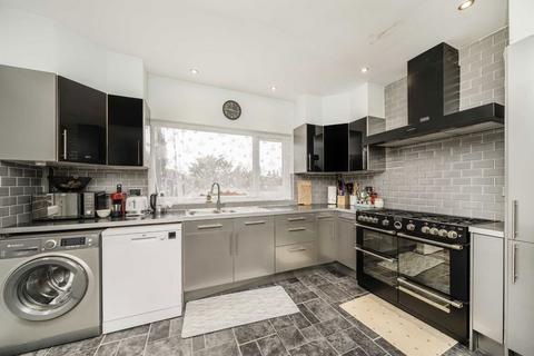 4 bedroom detached house for sale, Malthouse Drive, Feltham TW13