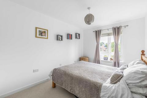 2 bedroom flat for sale, Orchard Farm Avenue, East Molesey KT8