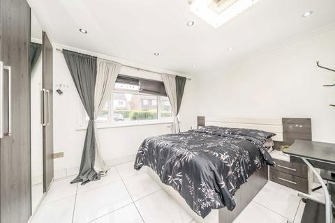 4 bedroom semi-detached house for sale, South Road, Feltham TW13