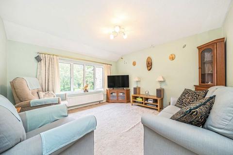 1 bedroom flat for sale, Chichester Close, Hampton TW12