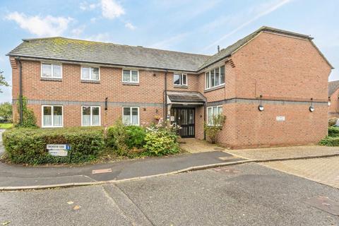 1 bedroom flat for sale, Chichester Close, Hampton TW12