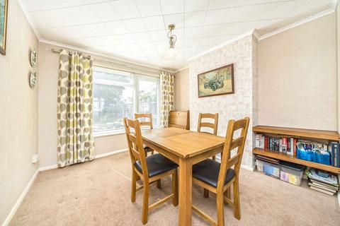 5 Rookeries Close, Feltham, TW13 7BG