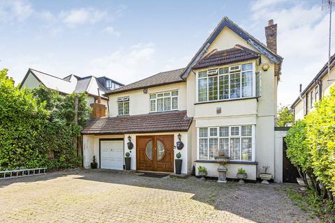 4 bedroom house to rent, The Avenue, Sunbury-On-Thames TW16