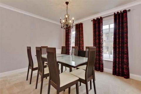 5 bedroom house to rent, Ellesmere Place, Walton-On-Thames KT12