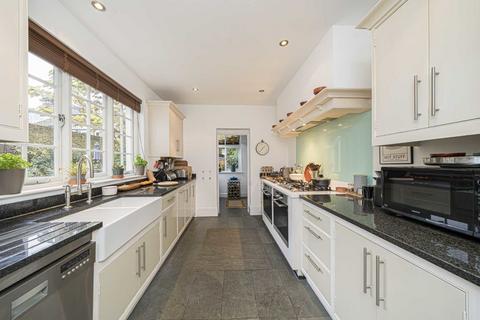 6 bedroom detached house to rent, Hampton Court Road, East Molesey KT8