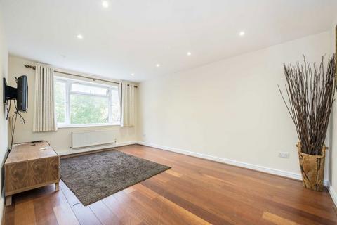 3 bedroom maisonette to rent, Percy Road, Hampton TW12