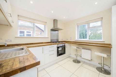 3 bedroom maisonette to rent, Percy Road, Hampton TW12