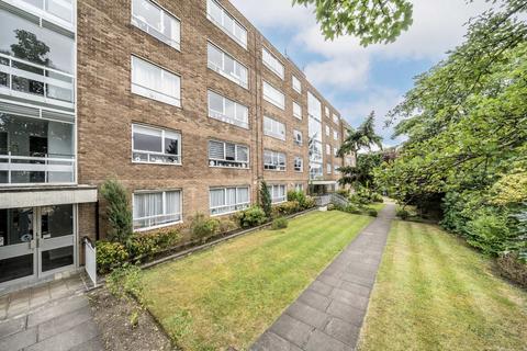 3 bedroom flat for sale, High Mount, Hendon NW4